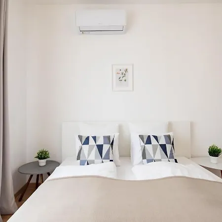 - Fresh With Balcony * Budapest