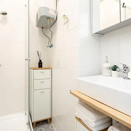 Apartment - Fresh With Balcony *