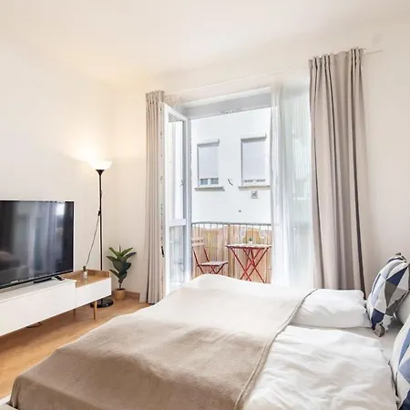 - Fresh With Balcony * Budapest